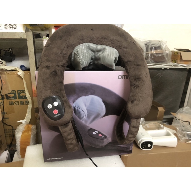 Đai massage cổ gáy omron nội địa Nhật mới full box