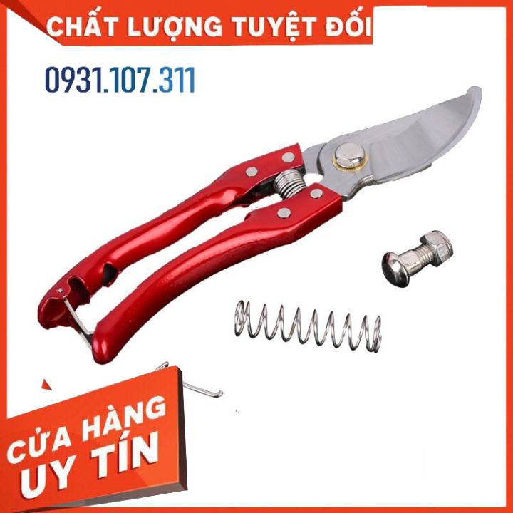 Kéo cắt cành tay cầm vẩy cá. Kéo cắt cành phổ biến chuyên dụng cho nhà vườn. Dụng cụ làm vườn hiệu quả và thiết thực.