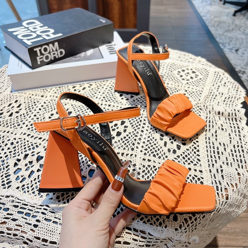 SALE XẢ HÀNG - GIÀY SANDAL CG QUAI NHÚN 06