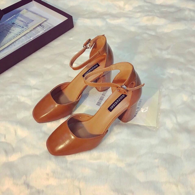 Giày nữ gót vuông