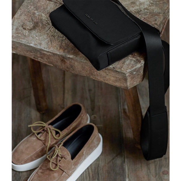 FEAR OF GOD FOG Season 7 One Shoulder Diagonal Messenger Bag High Street Pure Color Simple Chest Bag Mobile Phone Bag