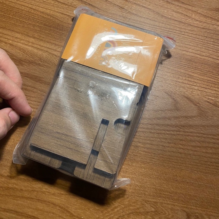 Giá đỡ, kệ đế điện thoại iphone / ipad bằng gỗ