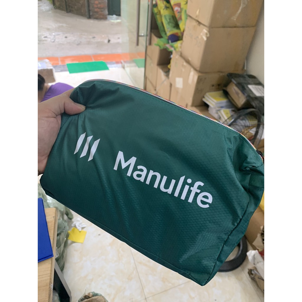 Áo mưa vải dù logo Manulife. Qùa tặng thương hiệu ý nghĩa.