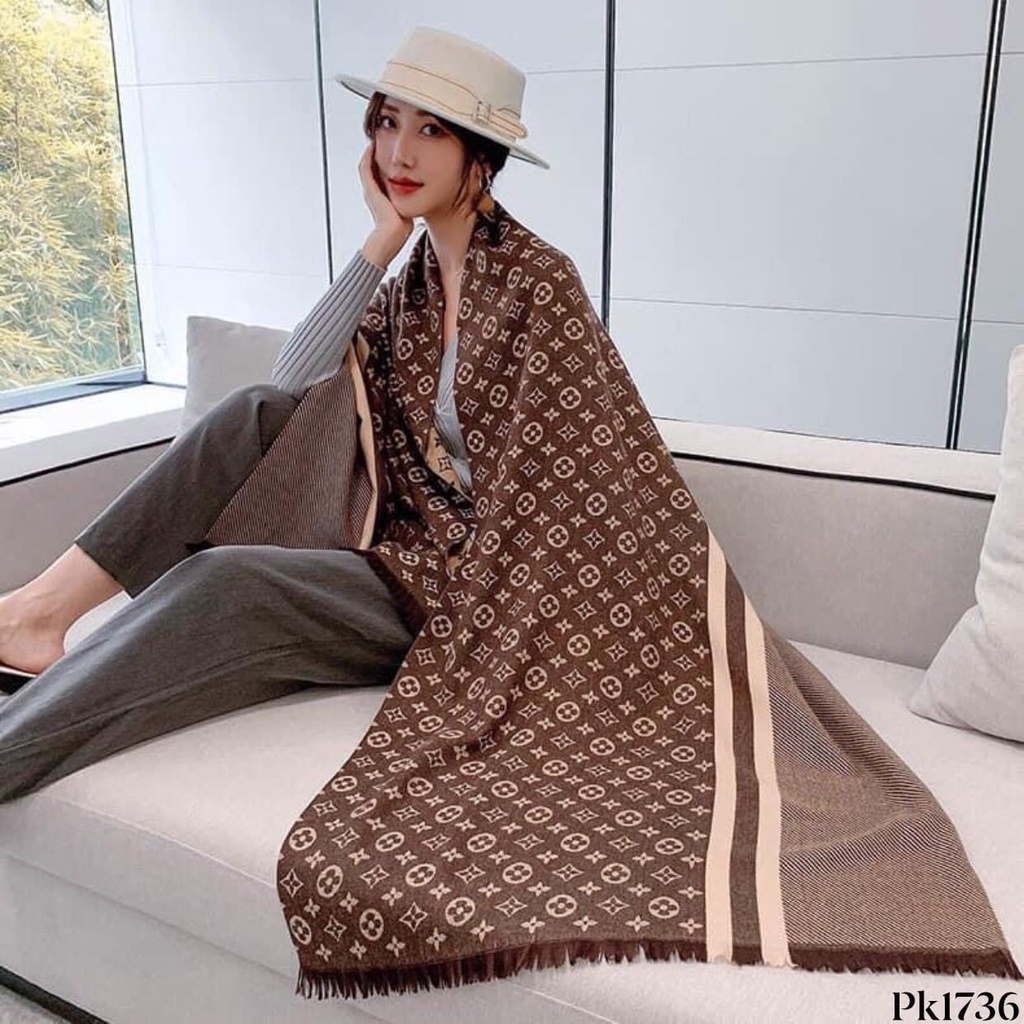 Khăn hoạ tiết L.V cao cấp dài gần 190cm, rộng 70cm