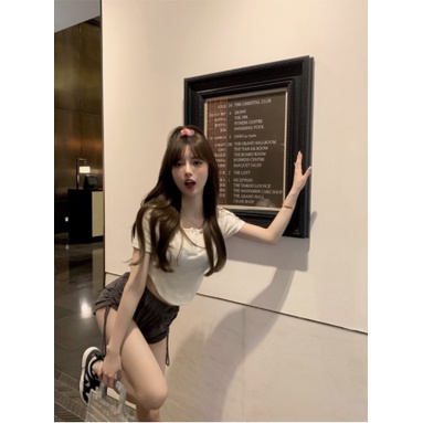 Áo Croptop Nữ Đuôi Tôm Cúc Cài Cộc Tay Trơn 2 Màu