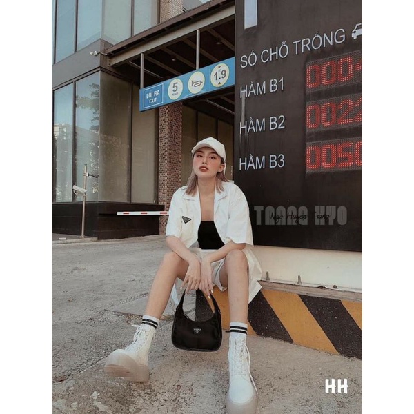 Sét bộ cổ vest thể thao cộc kèm tag