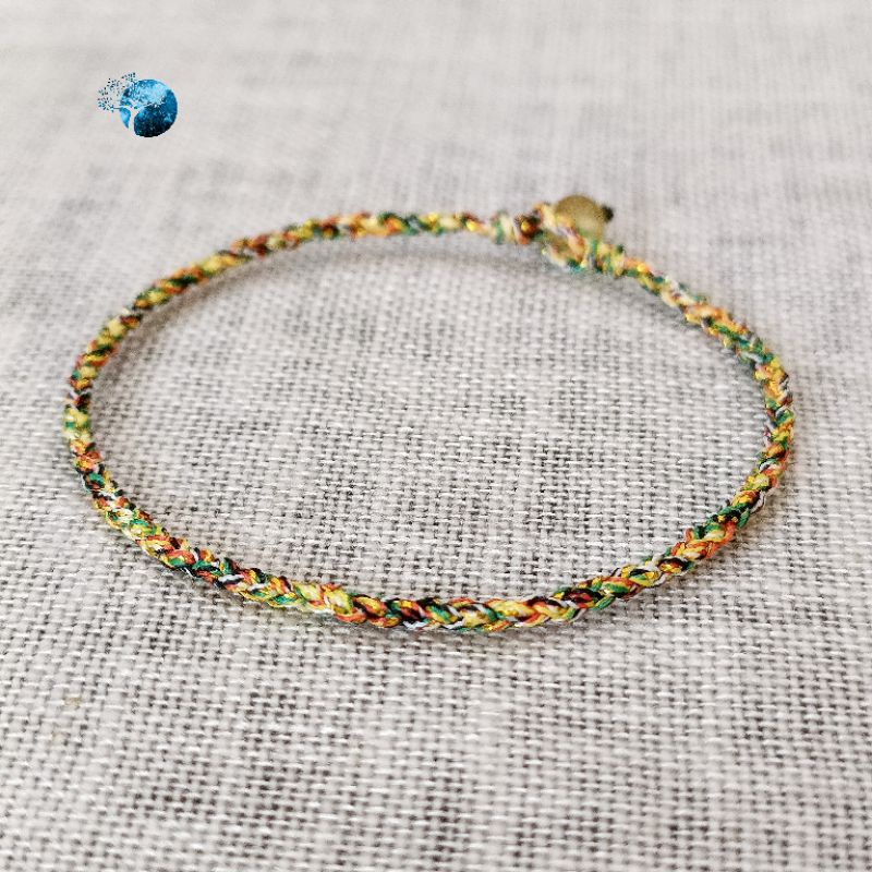 Vòng tay tết dây ngũ sắc