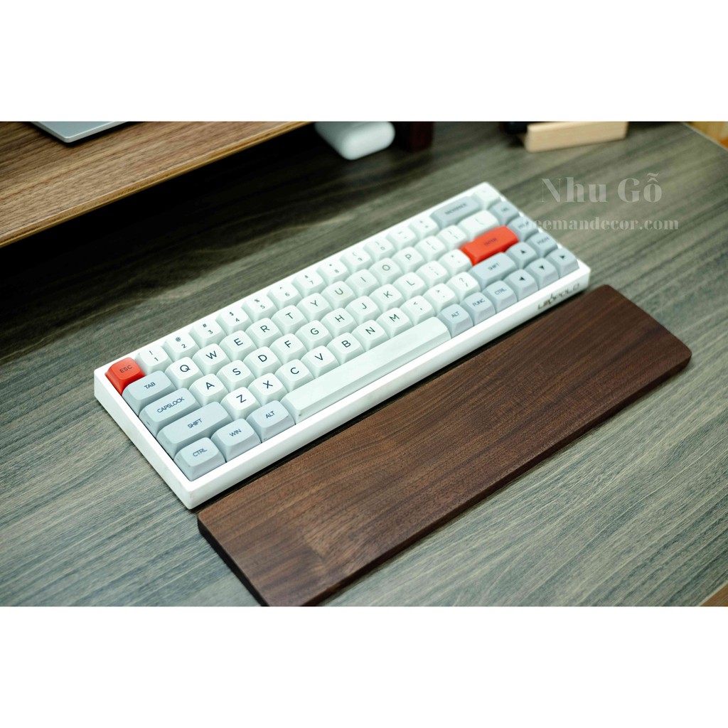 Kê tay bàn phím gỗ óc chó chất lượng cao, phù hợp với các loại bàn phím cơ trên thị trường.