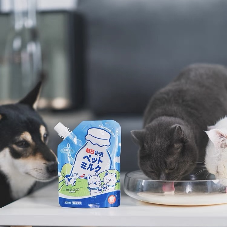 Sữa Bò Uống Liền HELL'S KITCHEN Nhật Bản dùng với Chó Mèo Túi 200ml
