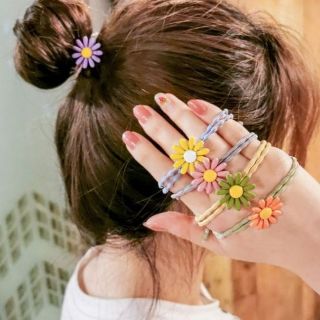 CỘT TÓC HOA ĐỦ MÀU XINH YÊU
