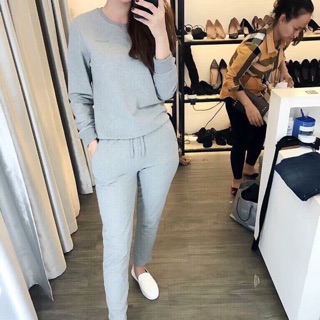 Bô the thao mặc nha cho mẹ voi chât thun da ca bao dep.