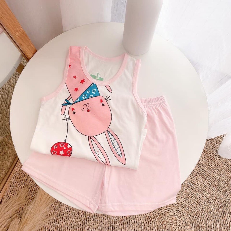 Bộ quần áo trẻ em