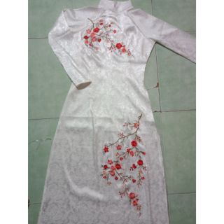 Áo dài gấm trắng 4tà
