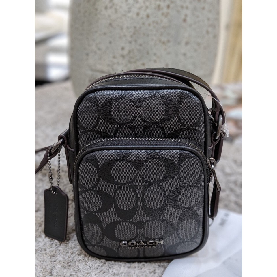 Túi đeo chéo Coach nam