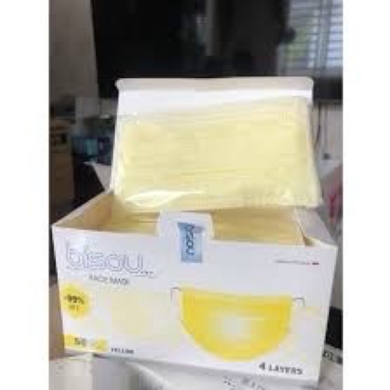 Khẩu trang y tế 4 lớp kháng khuẩn Bíou hộp 50 cái trắng xanh vàng Hồng đen .