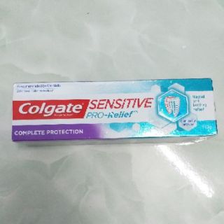 Kem đánh răng giảm ê buốt Colgate Sensitive Pro Relief 110g