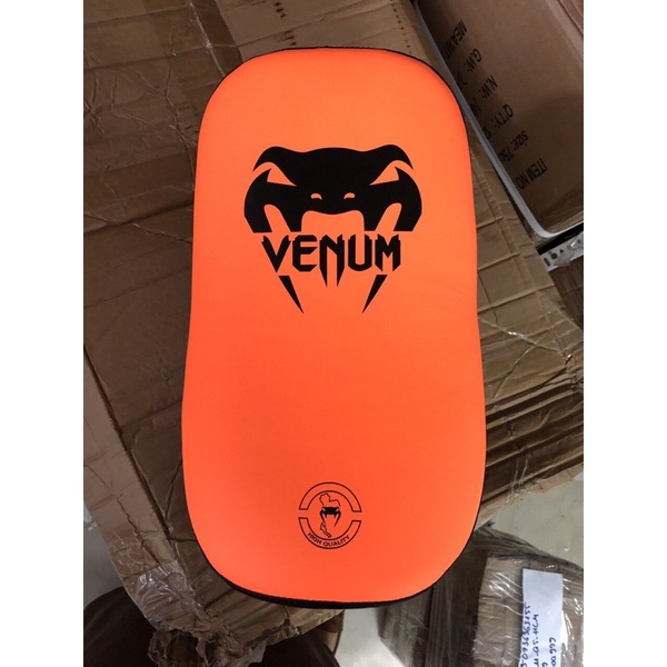 Đích đá , đích đỡ tay boxing VENUM elite kick pads