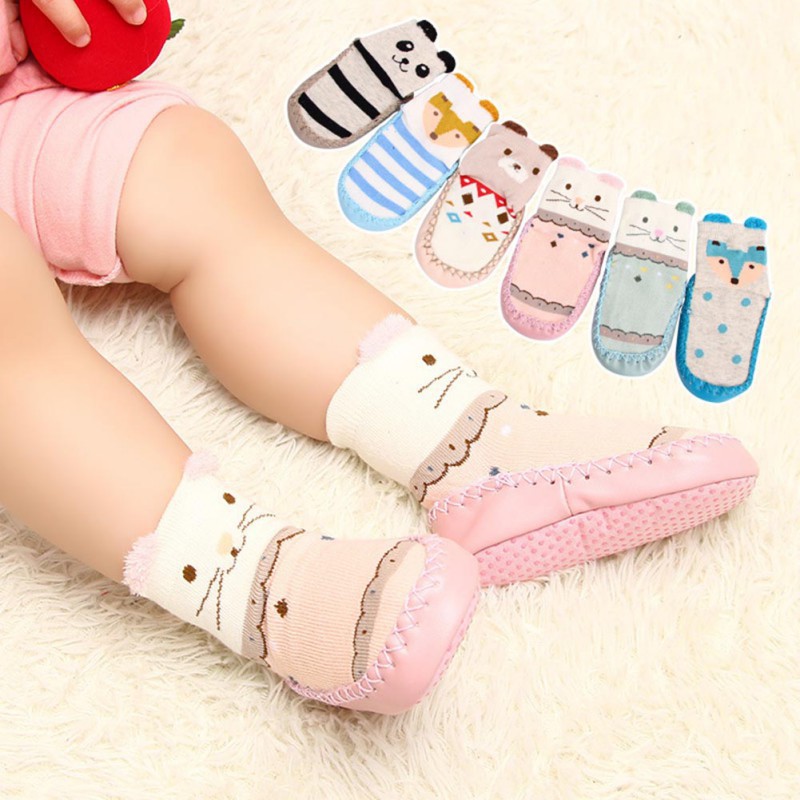 Đôi vớ cotton chống trượt kiểu dáng dễ thương dành cho các bé