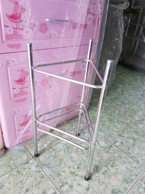 Chân bình nước tam giác
