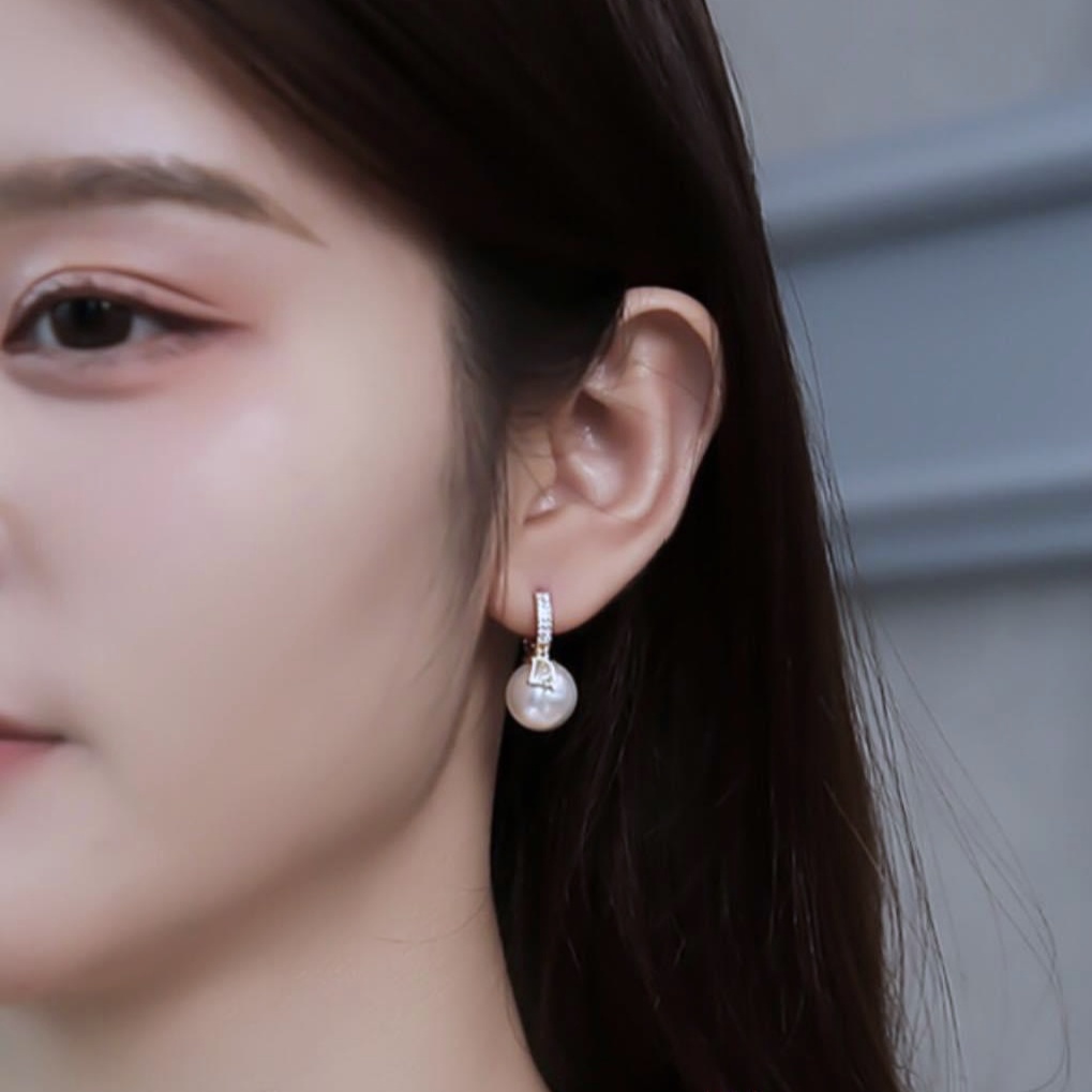 Bông tai nữ bạc ta cao cấp móc chữ D đính hạt trai nhân tạo - Trang sức bạc Evasilver