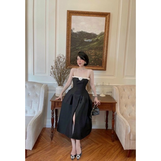 ĐẦM MIDI 2S PHỐI NGANG XẺ ĐÙI KÈM HOA