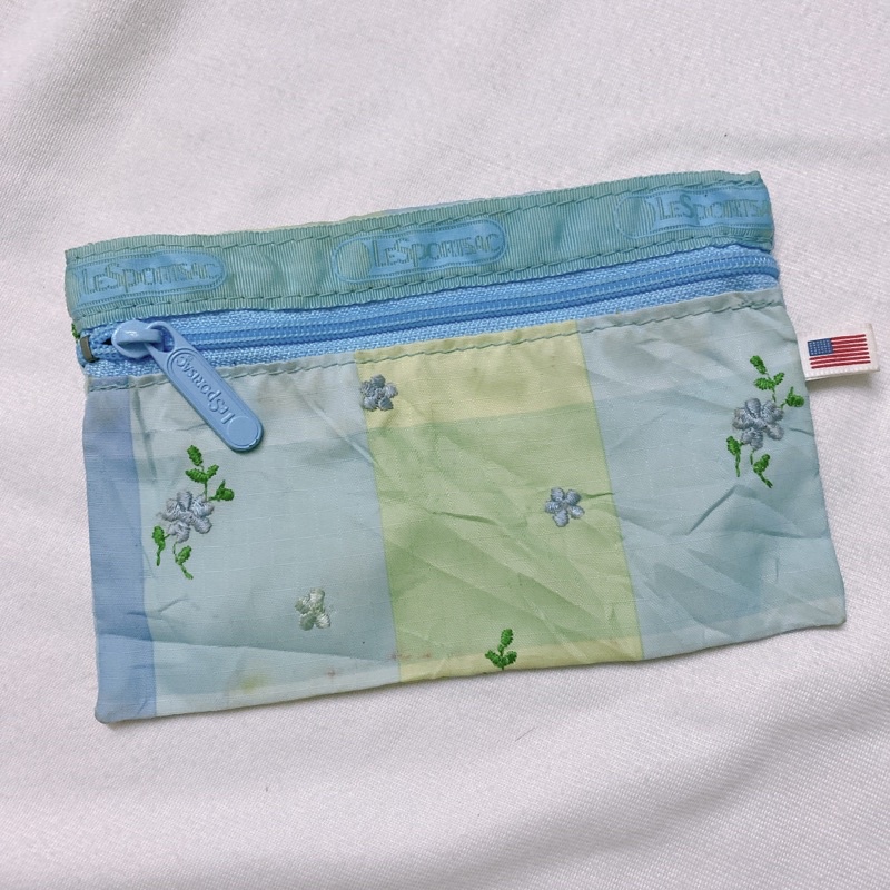 Ví thêu hoa nhỏ chất liệu chống nước chính hãng Lesportsac made in Usa