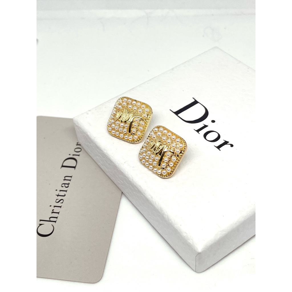 Bông tai nữ thương hiệu D dạng nụ hình vuông đính ngọc sang chảnh TOBI STORE TB356