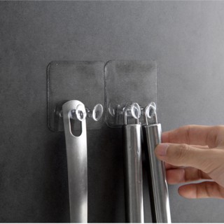 Móc dán tường treo phích cắm