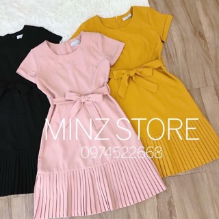 Váy còn màu đen size s . sale lỗ 150k