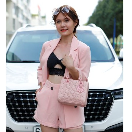 Áo thun mặc kèm áo vest blazer | BigBuy360 - bigbuy360.vn