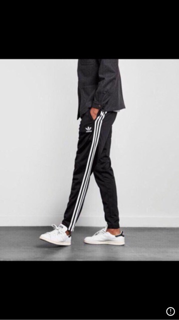 Quần thể thao chính hãng hiệu adidas.
