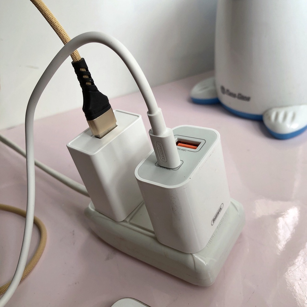 Củ sạc nhanh 2A chân dẹt, dắc cắm usb,kích thước nhỏ nhẹ, sạc nhanh