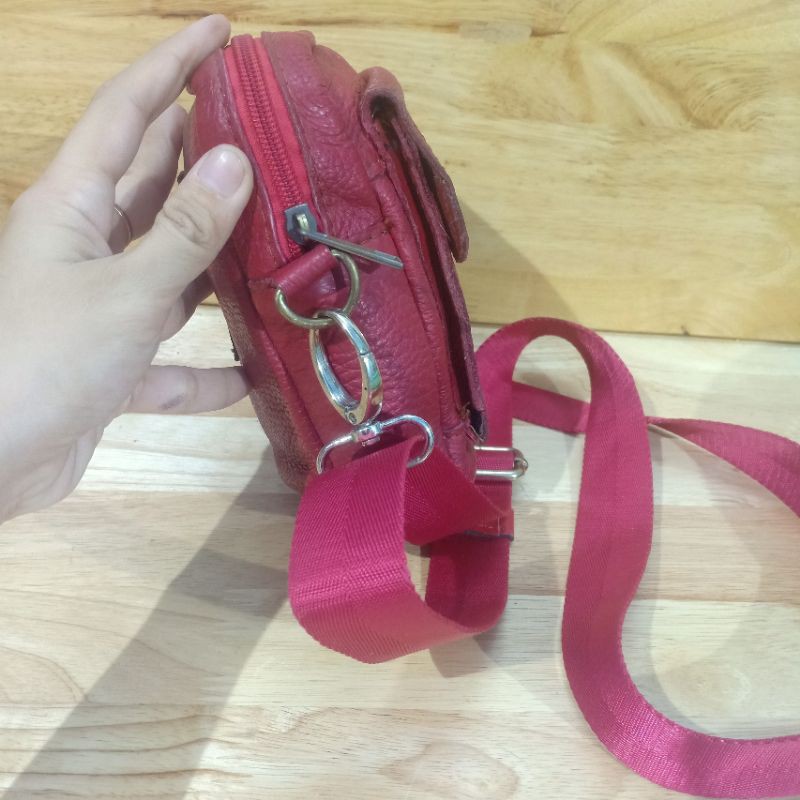 Túi đeo chéo da thật secondhand  -MÀU ĐỎ 031218