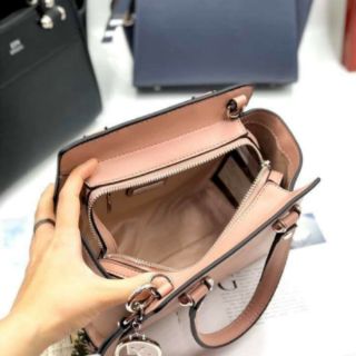 Túi LYN DÁNG CÔNG SỞ DƯ XỊN AUTHENTIC