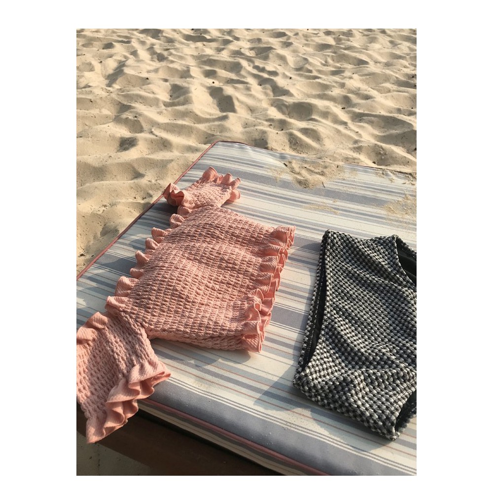 [BKN376] &lt;HÀN&gt; SET BIKINI TRỄ VAI HỒNG QUẦN KẺ CẠP CAO (CÓ GỌNG)