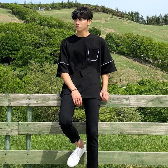 Áo tee đen basic viền trắng tay lửng form rộng unisex | BigBuy360 - bigbuy360.vn