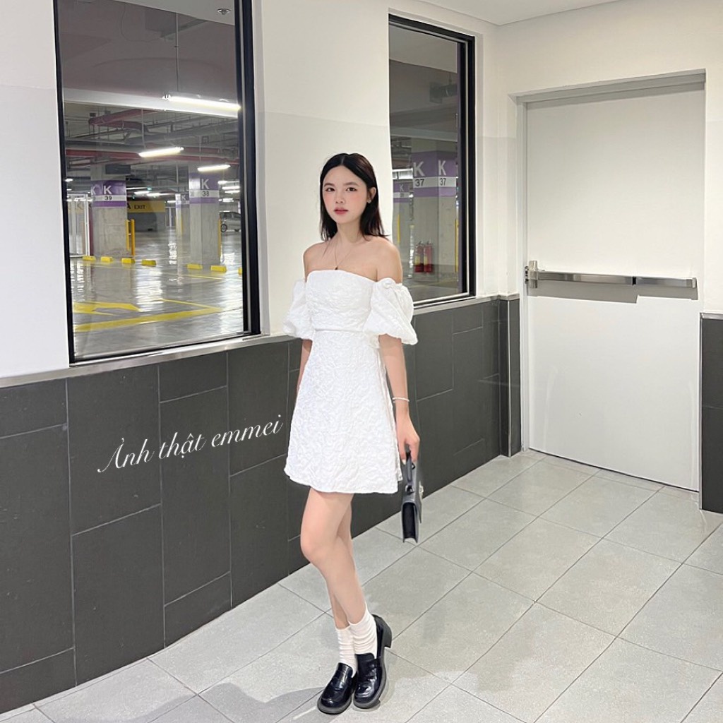 Váy trễ vai tay bồng vân hgoa nổi đen trắng Emmei - v180