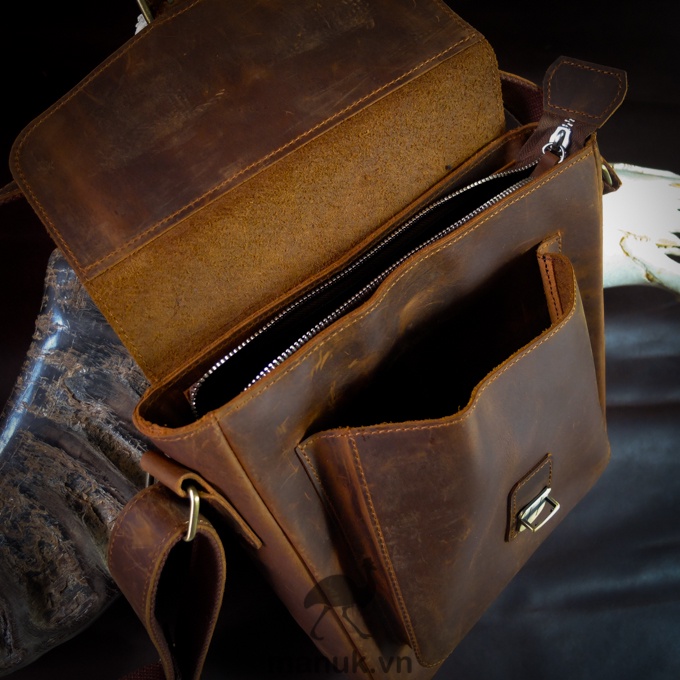 Túi đeo chéo da bò nam cao cấp | Messenger bag basic 10.5in | Manuk leather (Túi da Ipad)