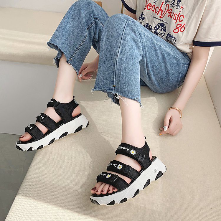 Mốt mới nhất Sandal nữ thời trang Ulzang 3 hoa cúc đế cao (3 màu) phối đẹp trẻ trung Đen Kem Xanh cực chất