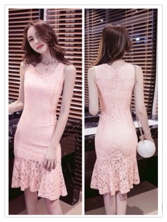 D155-ĐẦM ÔM REN ĐUÔI CÁ CỔ VUÔNG 