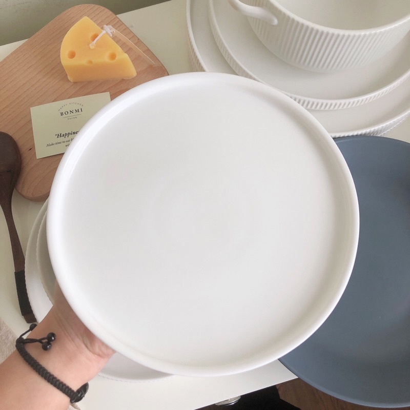 Đĩa phẳng trơn viền cao Basic phong cách Hàn Quốc Bonmi, đĩa trơn đơn giản decor, đĩa đựng bánh cafe nhà hàng