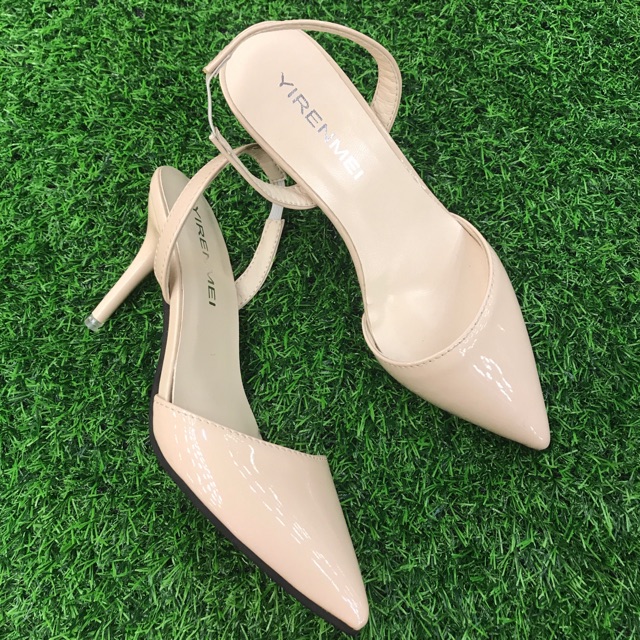 Giầy bít mũi quai sau