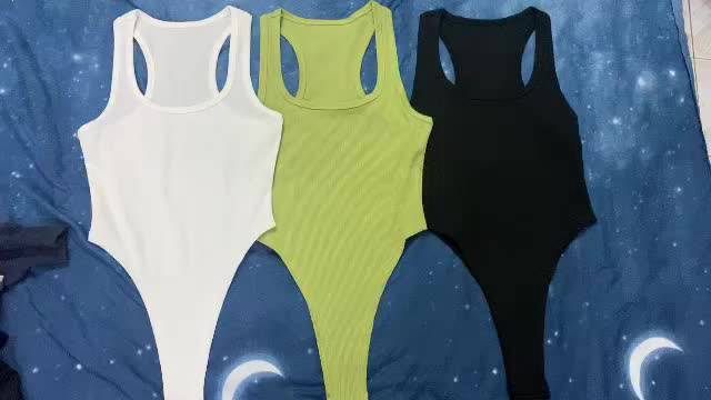 Áo liền quần thể thao cổ chữ U không tay màu sắc ngọt ngào cho nữ | BigBuy360 - bigbuy360.vn