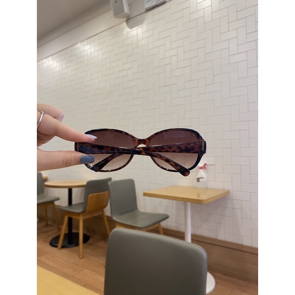 Kính Primark hàng chuẩn auth, có mail mua hàng chính hãng