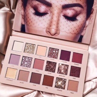 Bảng màu mắt Huda Beauty