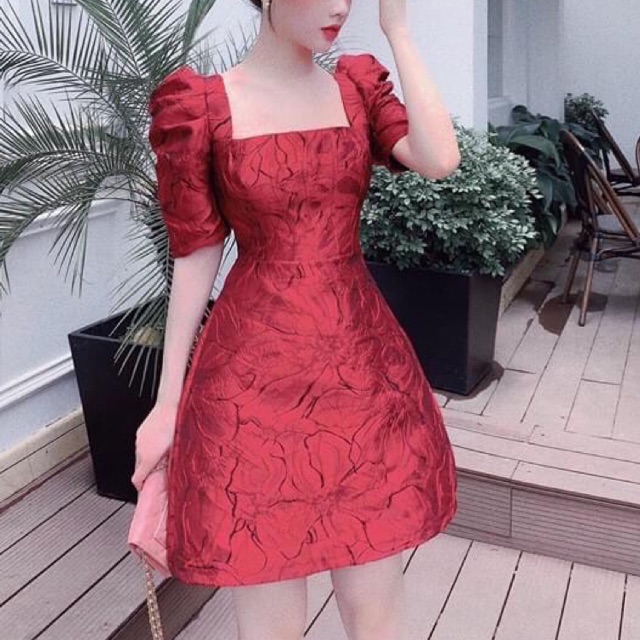 ĐẦM GẤM ĐỎ TAY PHỒNG