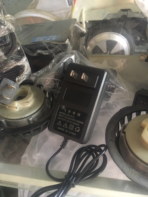 Củ sạc xe ôtô điện 12v | BigBuy360 - bigbuy360.vn