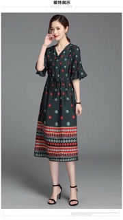 ĐẦM XOÈ HOẠ TIẾT BÔNG CHÂN