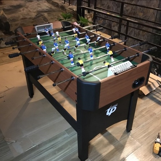 Bàn Bi Lắc Bóng Đá Cỡ Lớn 1,2m, Banh Bàn Foosball Oxford Coffee 1m2 Thi Đấu Cho Gia Đình Văn Phòng Kinh Doanh Hanana