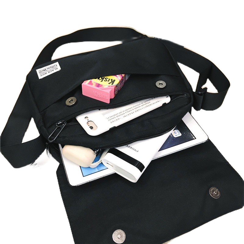 Túi Đeo Chéo Ngực Hình Vuông Nhỏ Màu Trơn Đơn Giản Phong Cách Đường Phố Nhật Bản / Đen / Xám / Xanh Lá Đậm Phong Cách Hàn Quốc Cho Nam Và Nữ